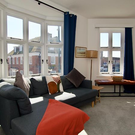 Beautiful Large 3-Bed Coastal Flat With Parking. Lejlighed Frinton-on-Sea Eksteriør billede