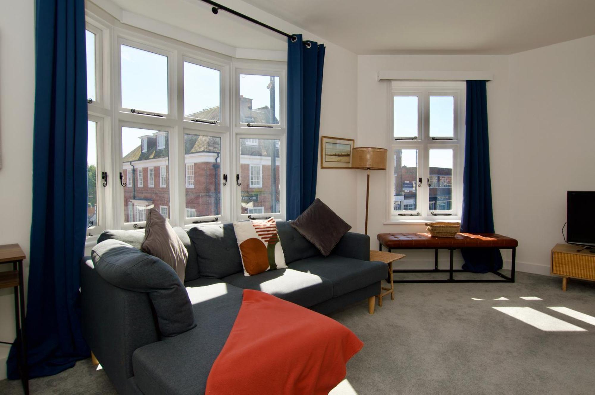 Beautiful Large 3-Bed Coastal Flat With Parking. Lejlighed Frinton-on-Sea Eksteriør billede