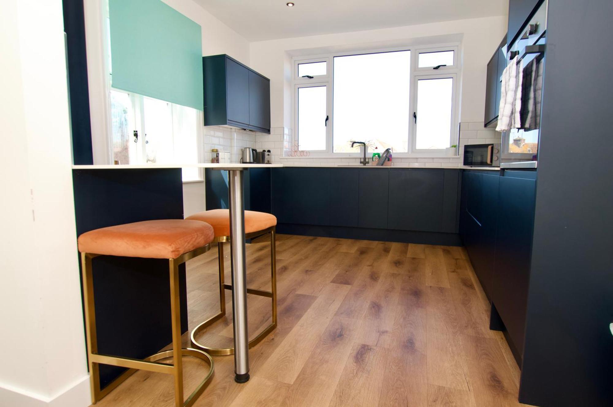 Beautiful Large 3-Bed Coastal Flat With Parking. Lejlighed Frinton-on-Sea Eksteriør billede
