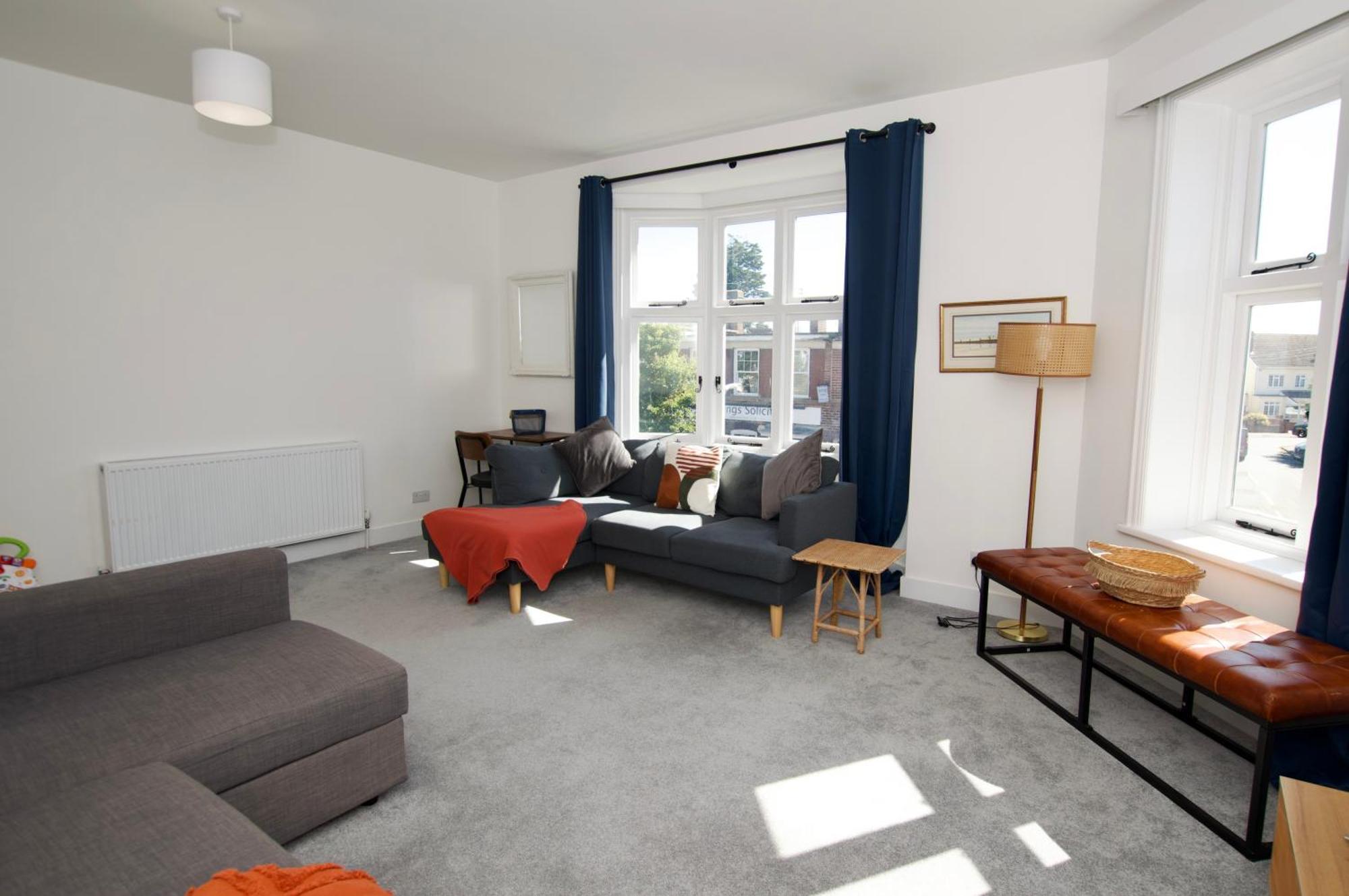 Beautiful Large 3-Bed Coastal Flat With Parking. Lejlighed Frinton-on-Sea Eksteriør billede