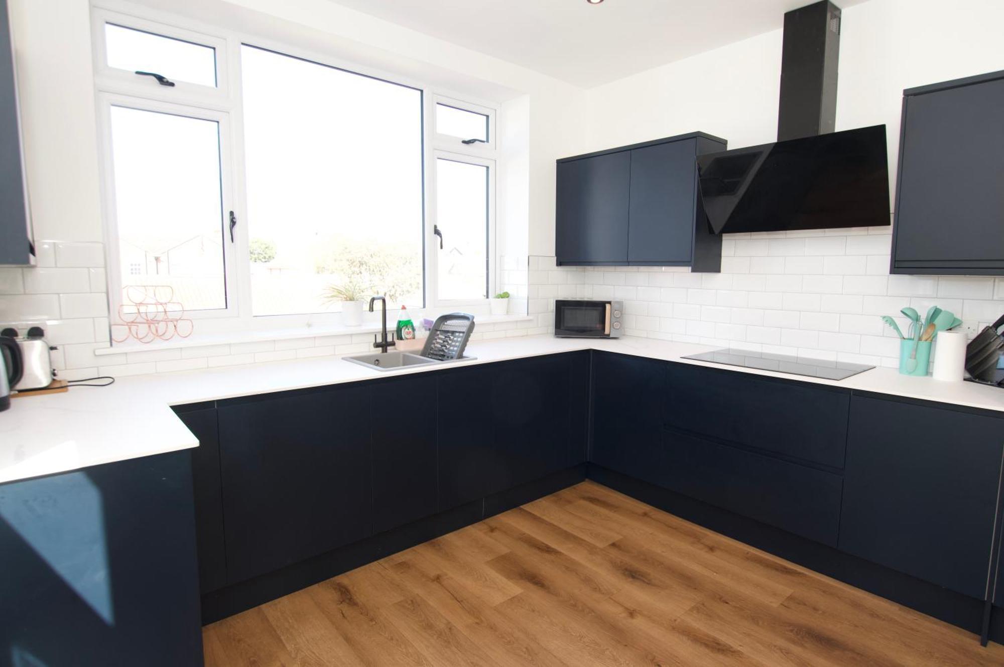 Beautiful Large 3-Bed Coastal Flat With Parking. Lejlighed Frinton-on-Sea Eksteriør billede