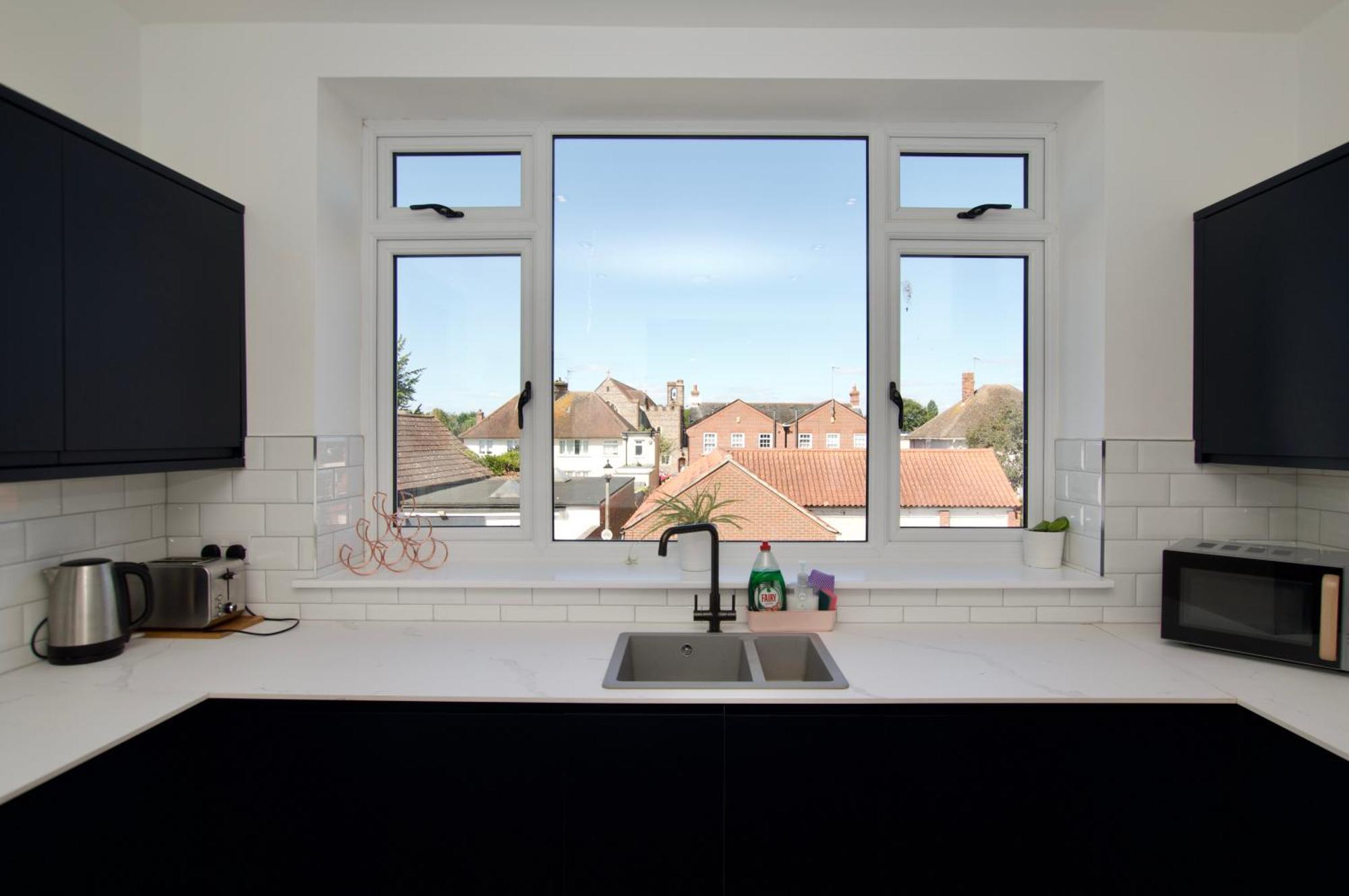 Beautiful Large 3-Bed Coastal Flat With Parking. Lejlighed Frinton-on-Sea Eksteriør billede