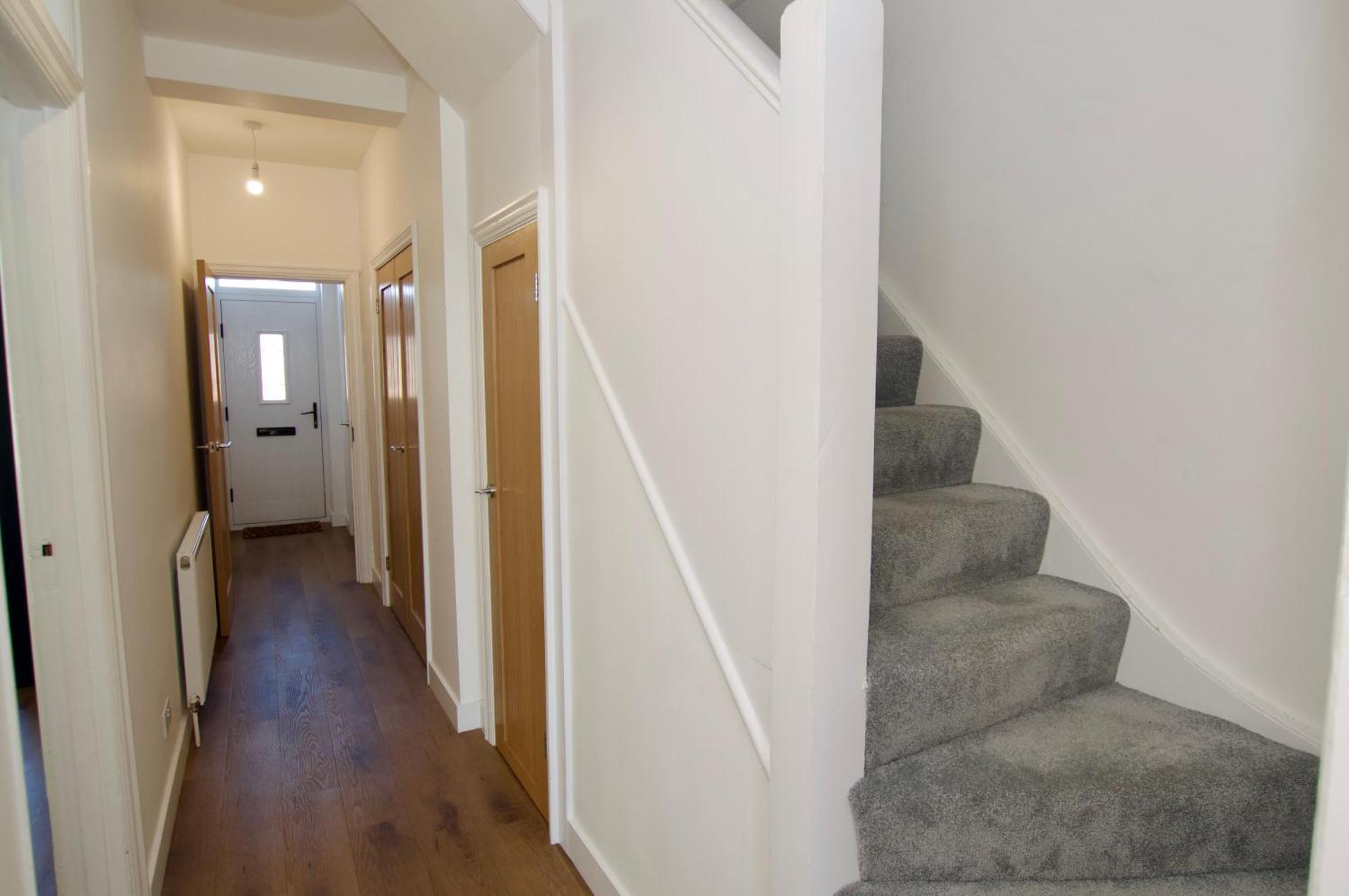 Beautiful Large 3-Bed Coastal Flat With Parking. Lejlighed Frinton-on-Sea Eksteriør billede