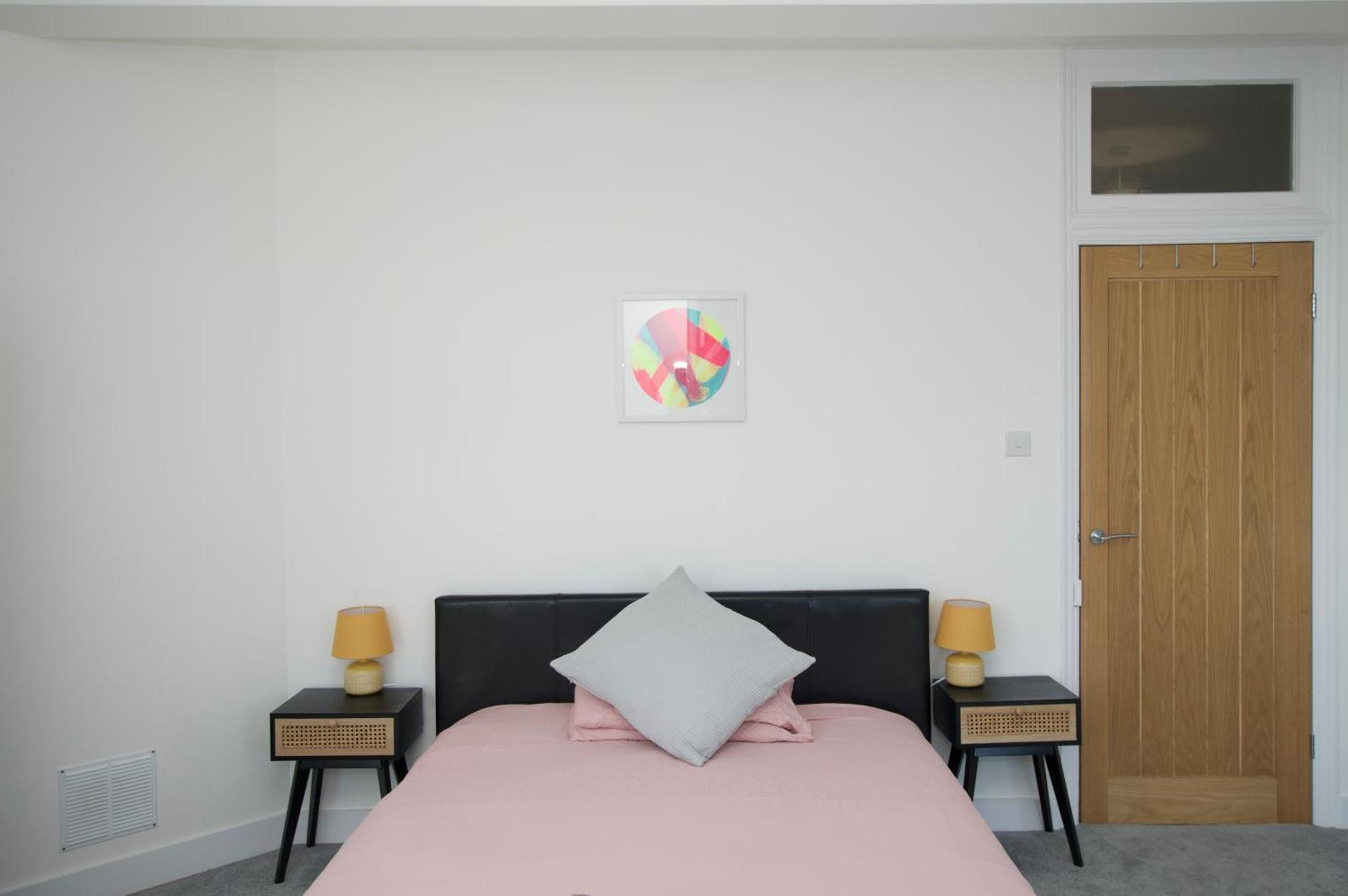 Beautiful Large 3-Bed Coastal Flat With Parking. Lejlighed Frinton-on-Sea Eksteriør billede